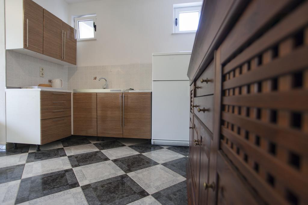 Apartments Damjanovic ماكارسكا الغرفة الصورة