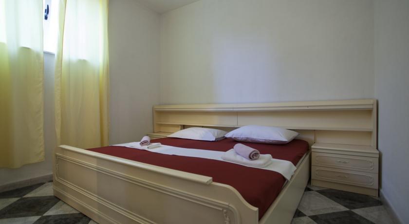Apartments Damjanovic ماكارسكا الغرفة الصورة