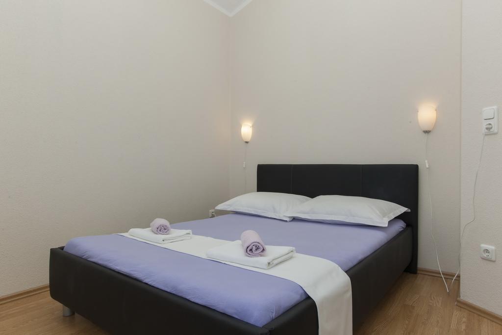 Apartments Damjanovic ماكارسكا الغرفة الصورة