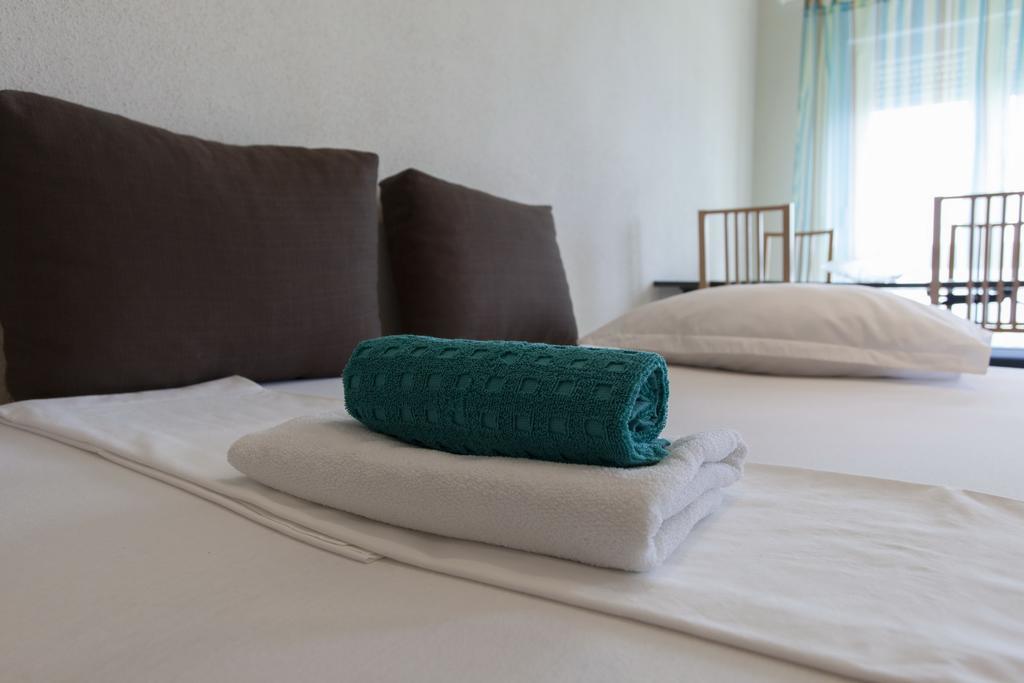 Apartments Damjanovic ماكارسكا الغرفة الصورة