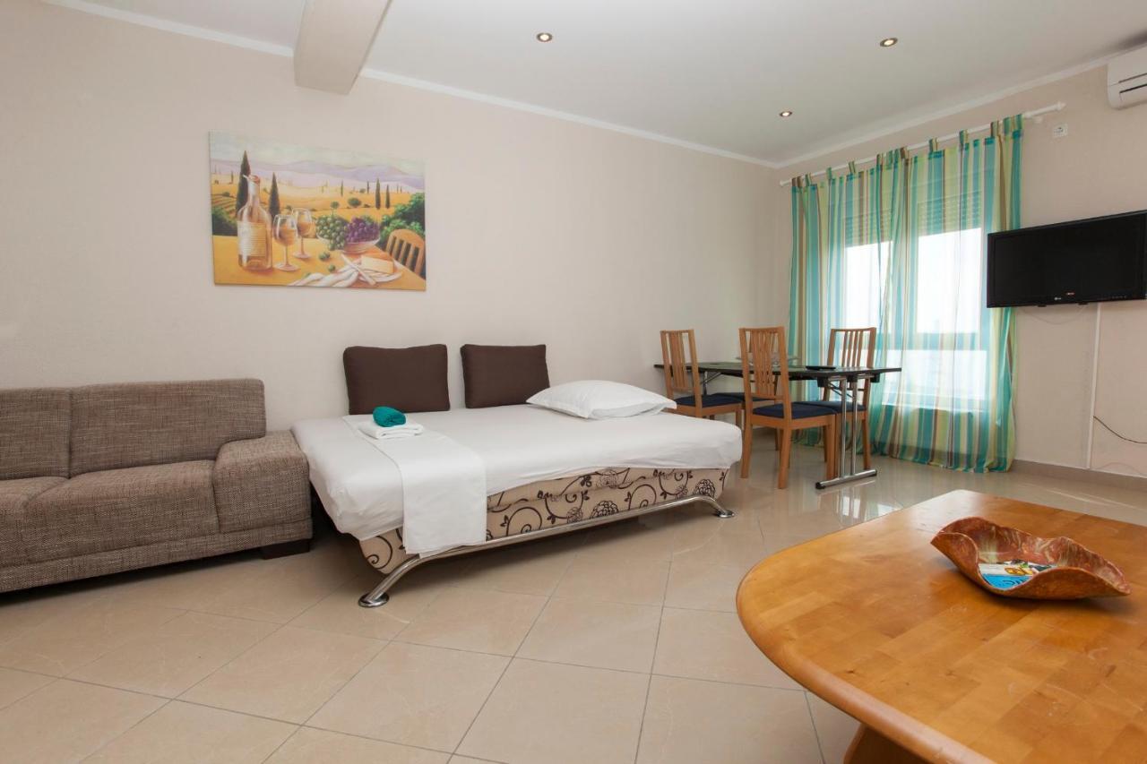 Apartments Damjanovic ماكارسكا الغرفة الصورة