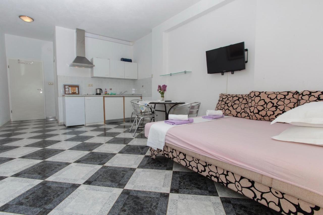 Apartments Damjanovic ماكارسكا الغرفة الصورة